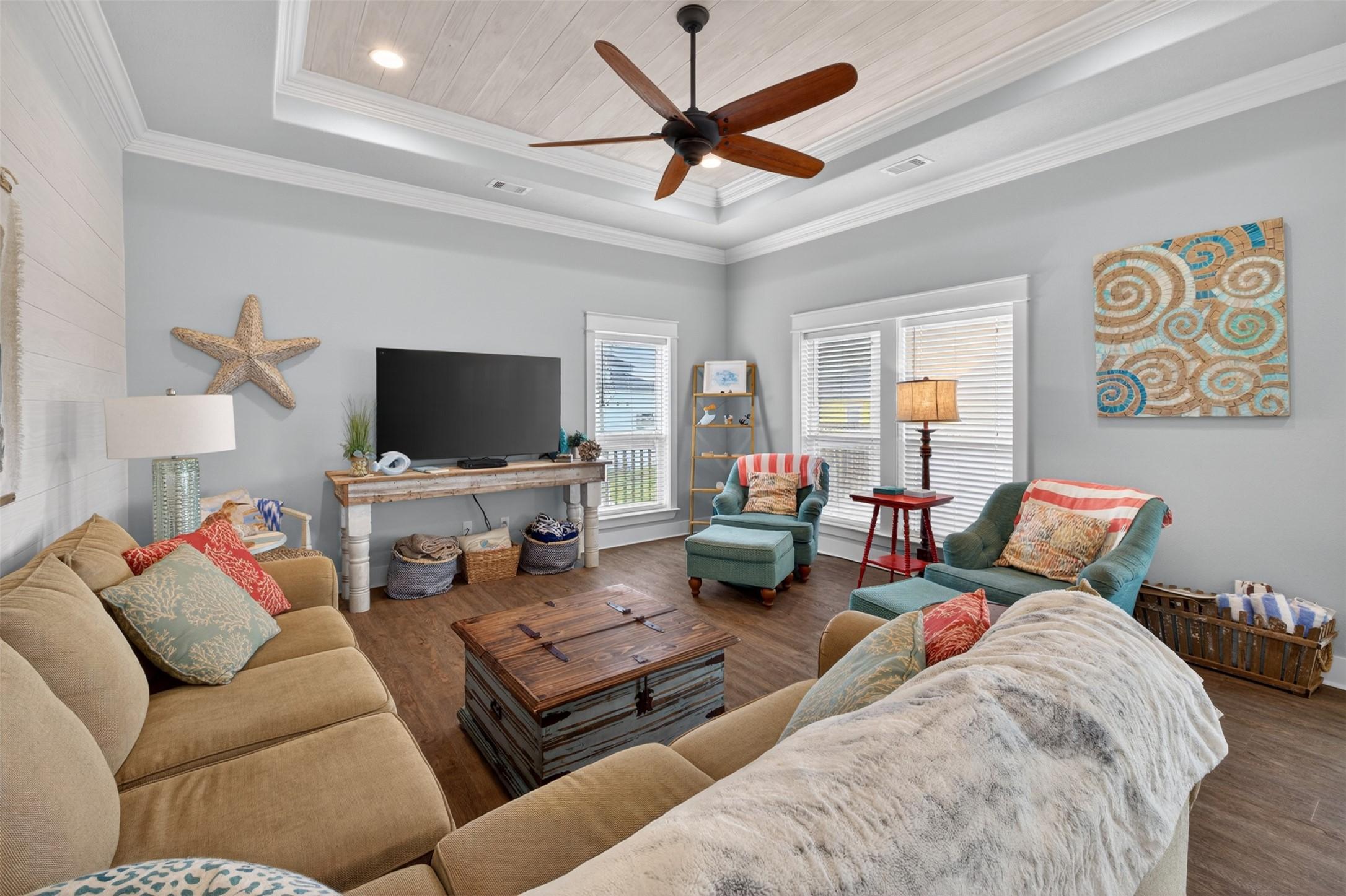 Image 3: Family Room