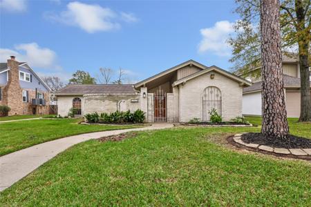 3109 Woodland Court