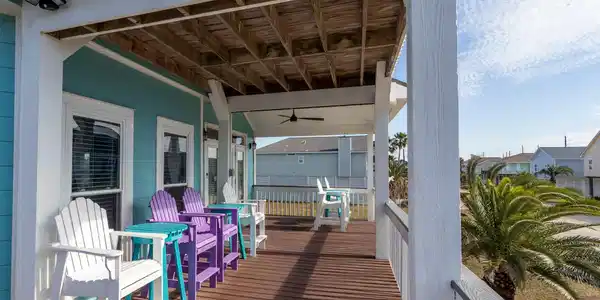 Image 3: 2nd floor deck with covered balcony  Views of the
