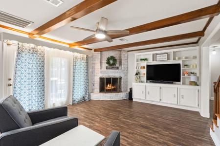 211 Cedar Lane