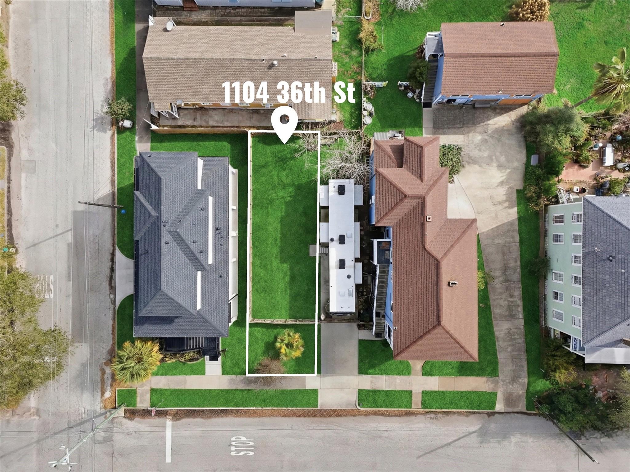 Image 2: The lot is currently fenced and offers defined bou