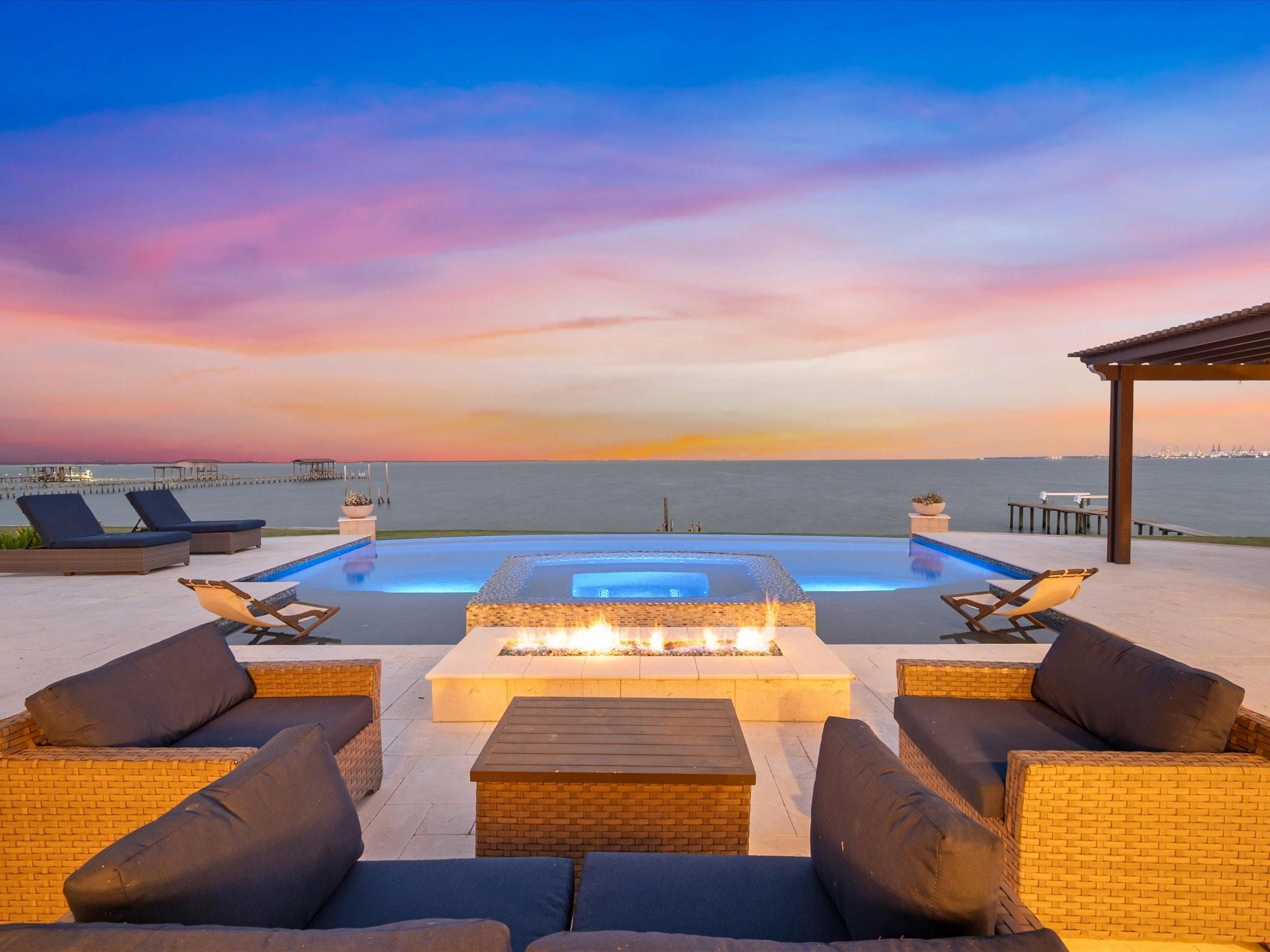 Image 1: ENJOY BAYFRONT LIVING AT ITS' FINEST WITH SPECTACU