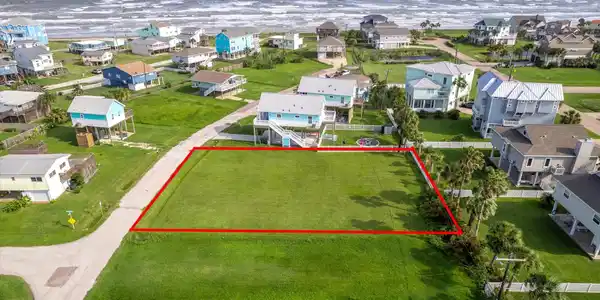 Image 3: Palm Beach has many new home recently constructed