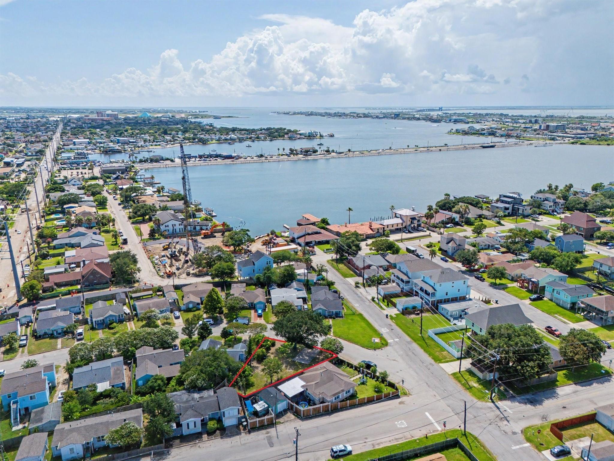 Image 4: Located very close to Offat's Bayou and Galveston