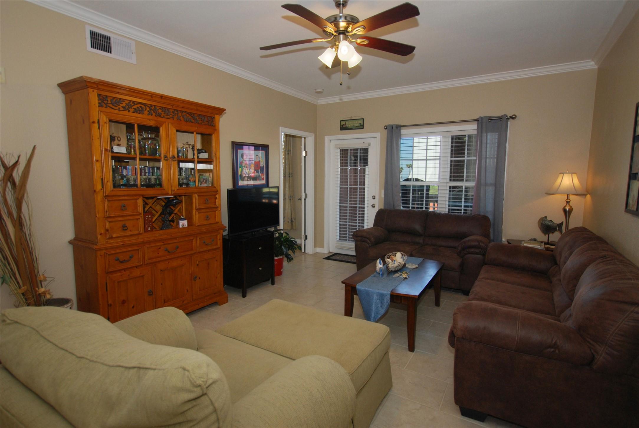 Image 2: Nice big open living space with access to private