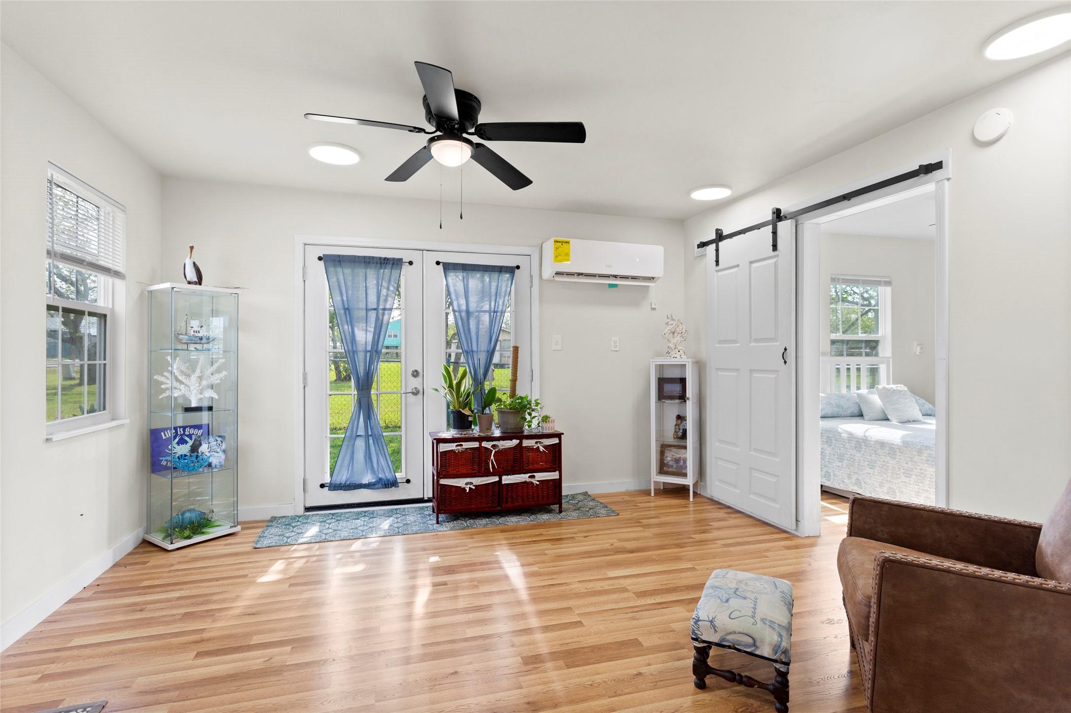 Image 4: Another view of the family/entry space.