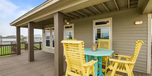 Image 2: Evenings are made for your covered deck, where you