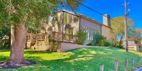 18244 Lakeside Lane