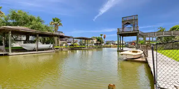 Image 3: Bulkheaded Canal Lot