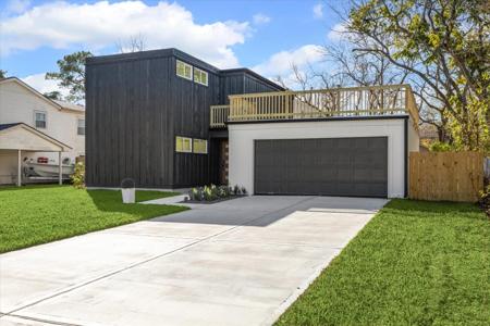 212 N Forrest Avenue