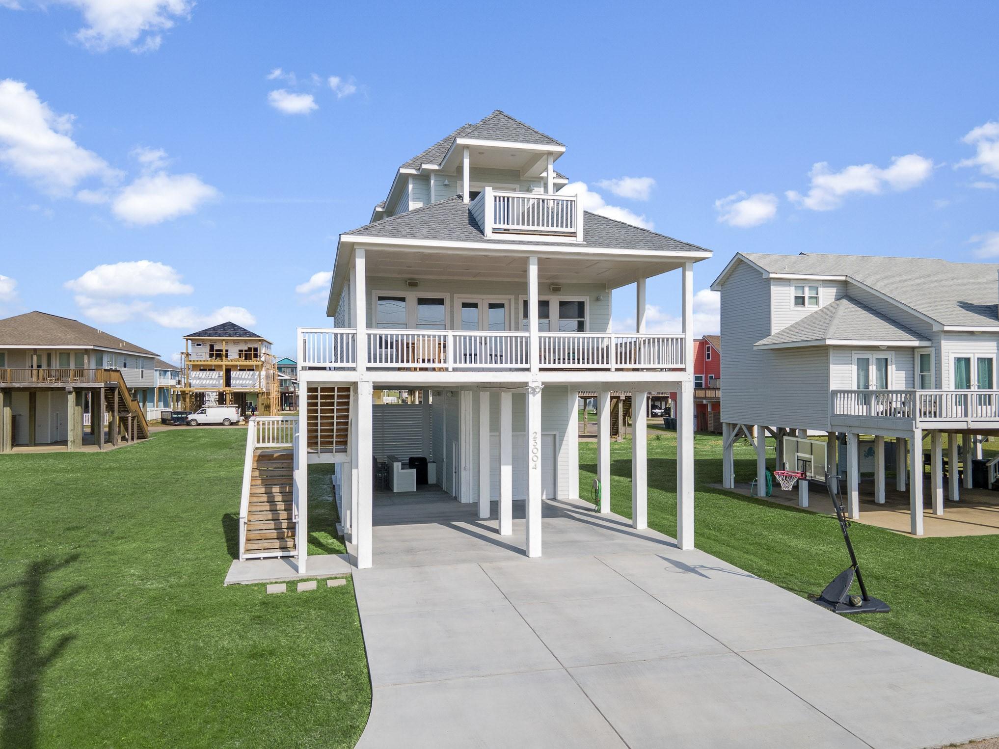 Image 4: Custom built in 2022 by Seascape builders. Picture