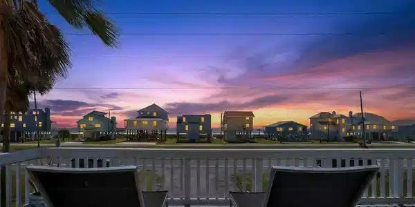 Image 2: Front Deck looking at the gulf! Great sunrise view