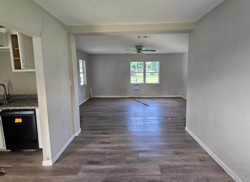 Image 3: Living Area