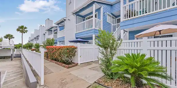 3506 Cove View Boulevard