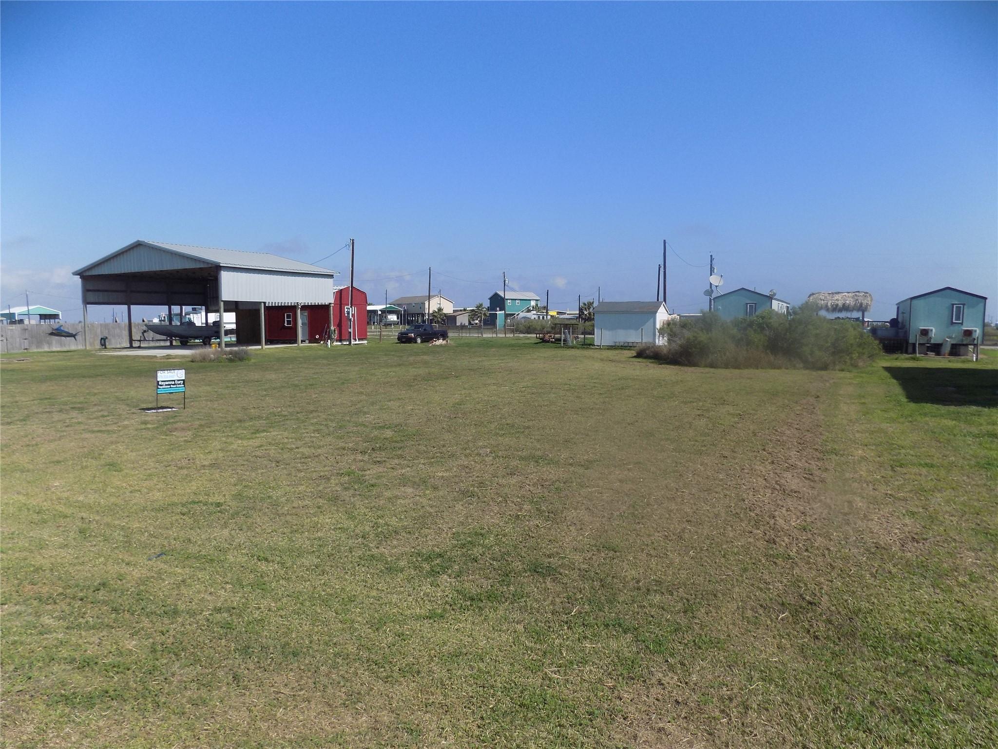 Image 1: 2 Off-water lots in a great location.  Paved road,