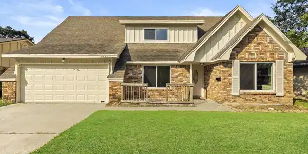 1422 Delabrook Court
