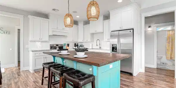 Image 4: Your kitchen brings everyone together around a gen