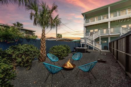 2307 Bernardo De Galvez Avenue