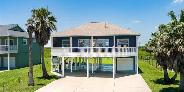 3233 Castle Drive
