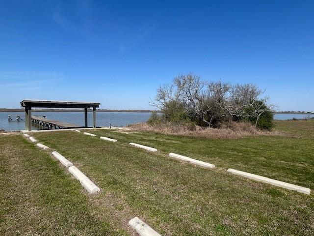 Image 3: Community pier