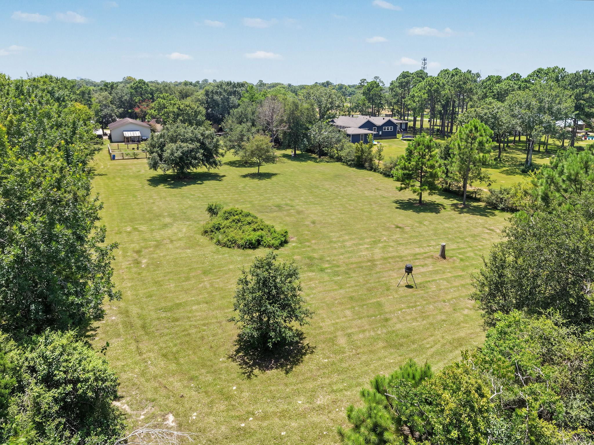 Image 3: Fabulous acreage and the ability to add structures