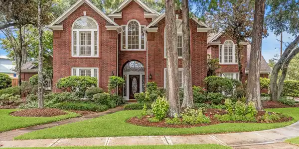 1135 Pinewood Lane