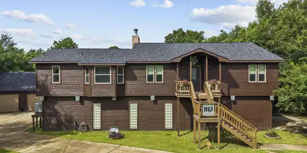 1113 S Country Club Drive