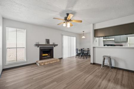 7600 Emmett F Lowry Expressway