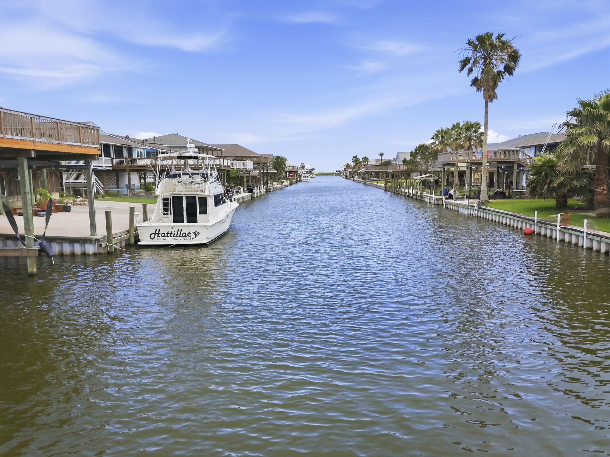 Image 3: Main canal view &mdash; deep, navigable canal with bulkh