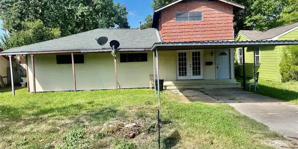Image 2: Let's take a look together, New siding
