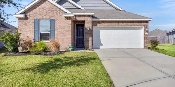 996 Camellia Hills Lane