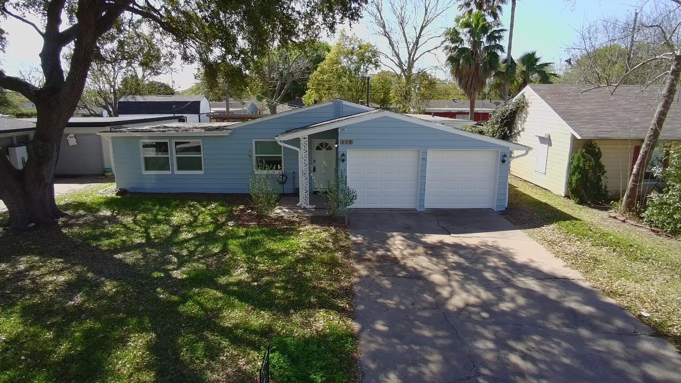 Image 1: Fantastic Lindale Park/Fish Village ranch. Large,