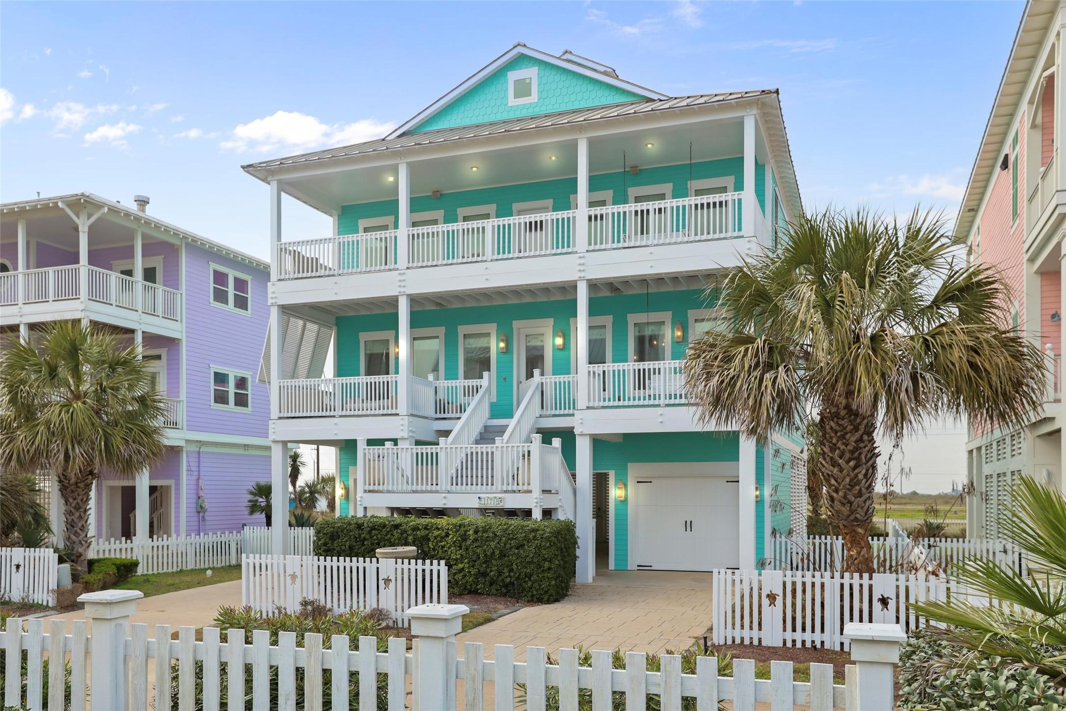 Image 2: Freshly painted second row home on Beachside