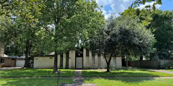 4102 Honey Oaks Drive