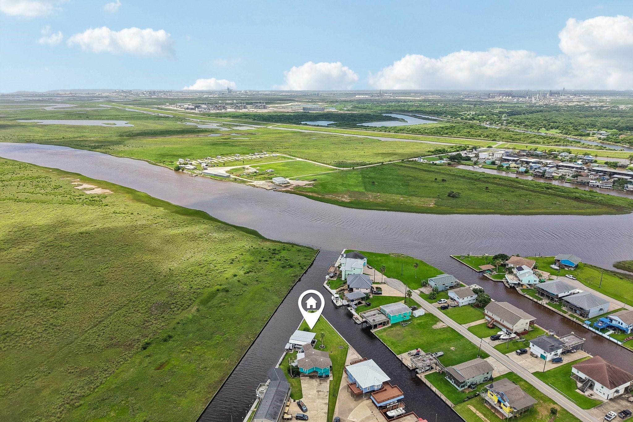 Image 3: Easy access to Oyster Creek, Intracoastal Waterway