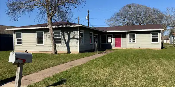 1736 Lynn Lane