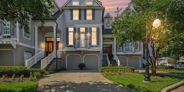 2435 Lakewood Pointe