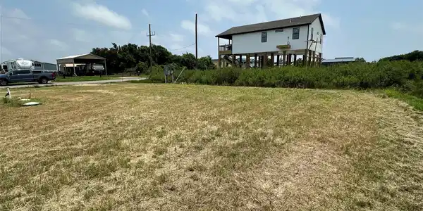 1215 W Canal