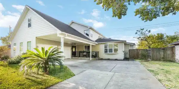 606 Packer Court