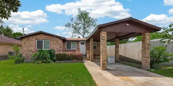 521 N Vionett Lane