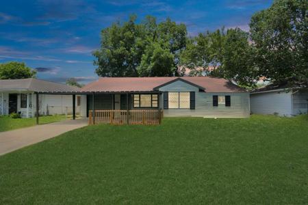809 S Circle Drive