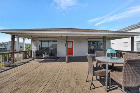 330 Admiral Circle