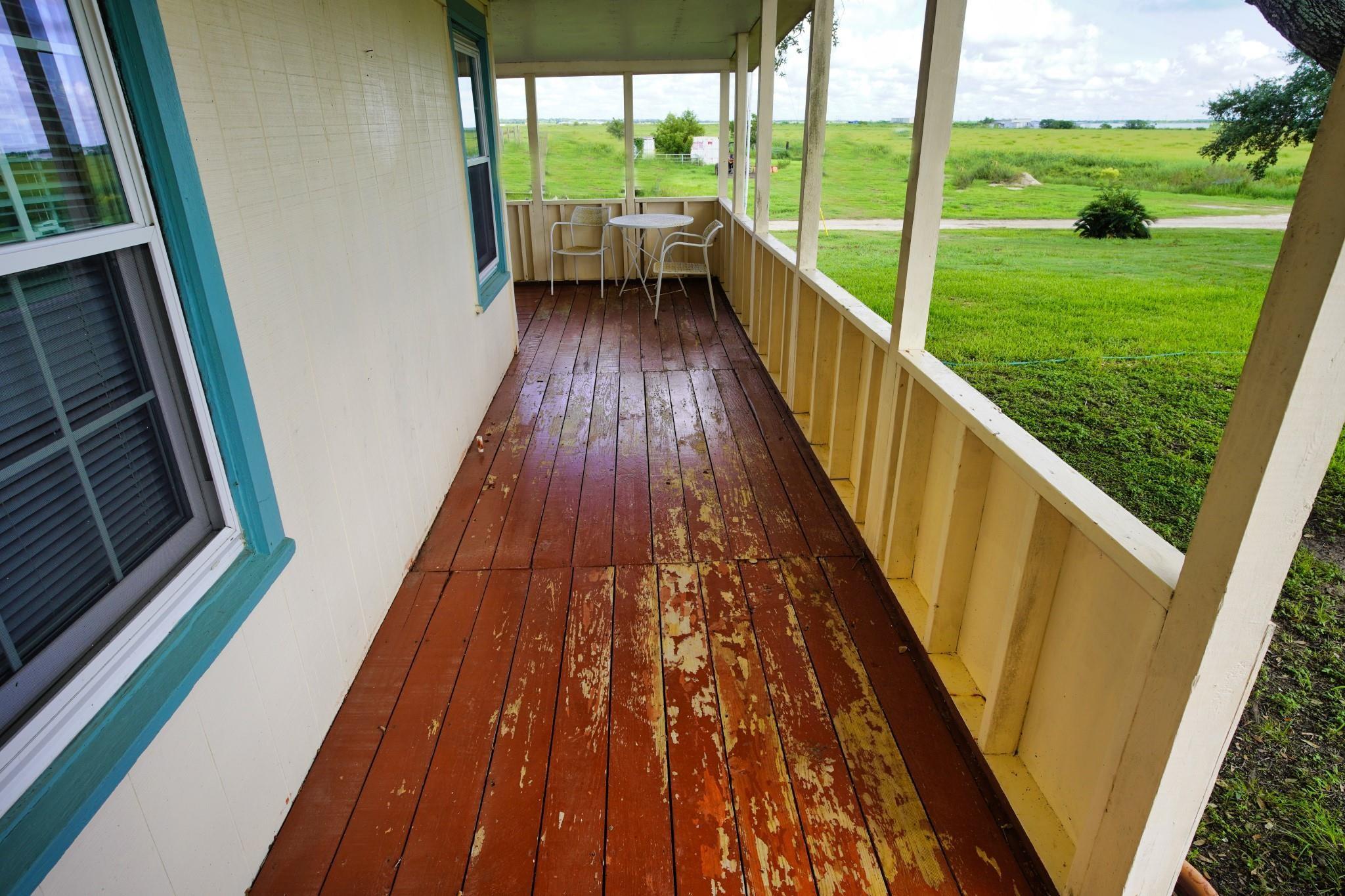 Image 2: Side Porch