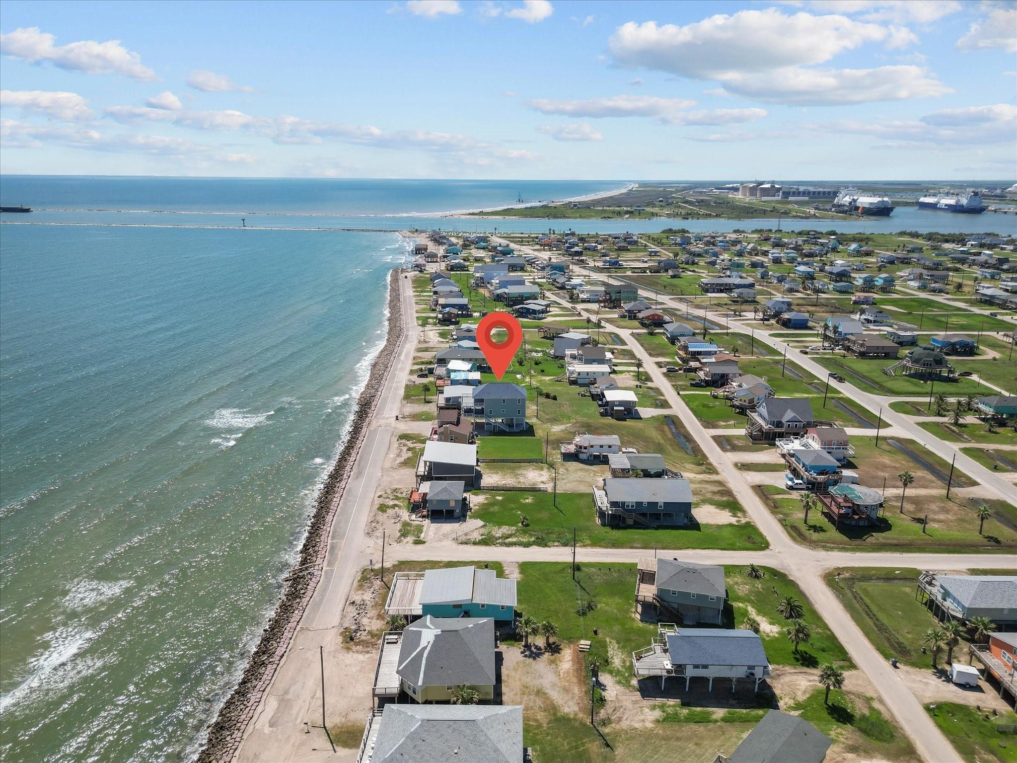 Image 4: Experience breathtaking ocean views from this elev
