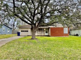 214 S Pin Oak Drive