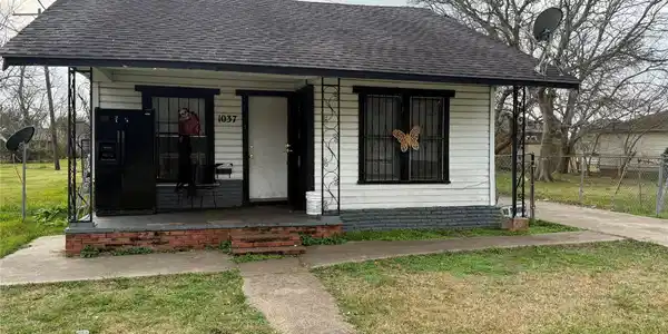1037 New Orleans Ave Avenue