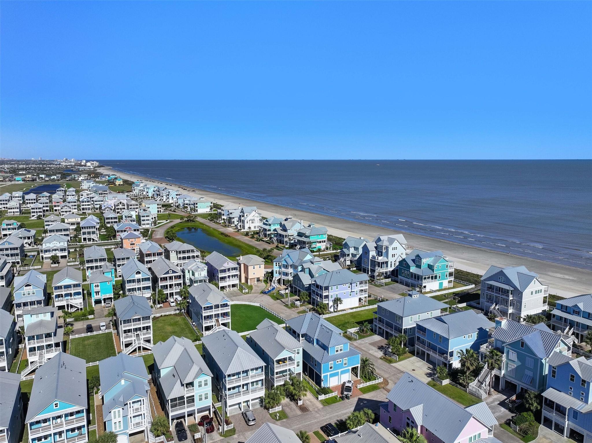 Image 3: Short walk to the beach - just 4 houses back!