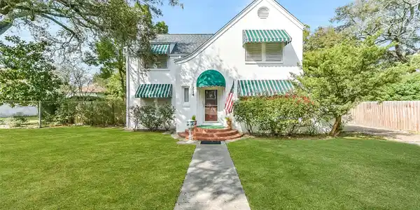 214 9th Avenue N