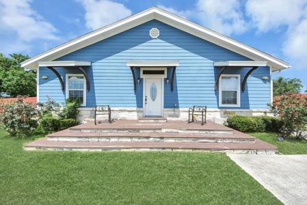 1106 S 8th Street