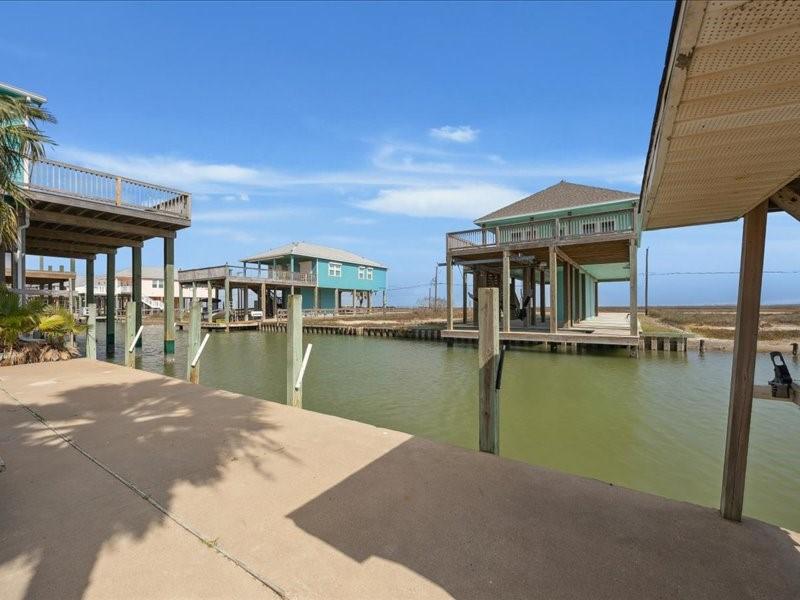 Image 2: Lots of deck to enjoy quiet nights, July 4th celeb